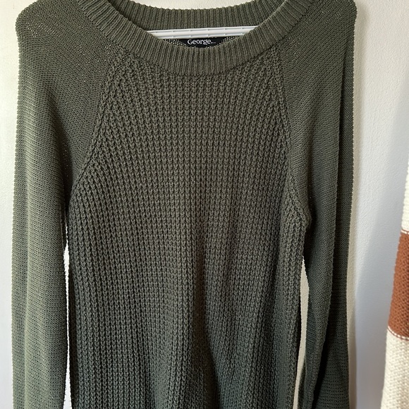 Sweater bundle - Picture 3 of 3